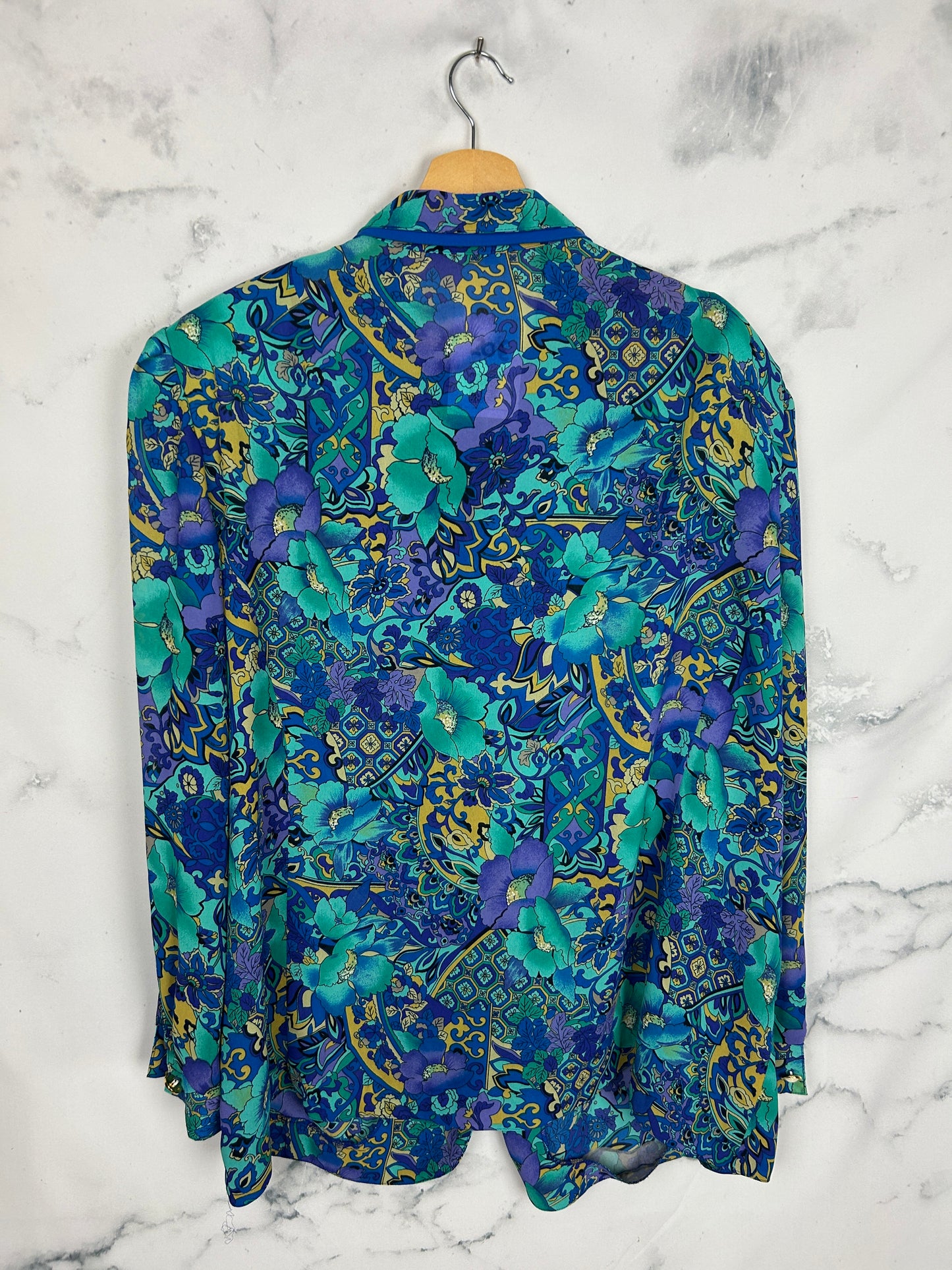 Blusa vintage  con botones joya