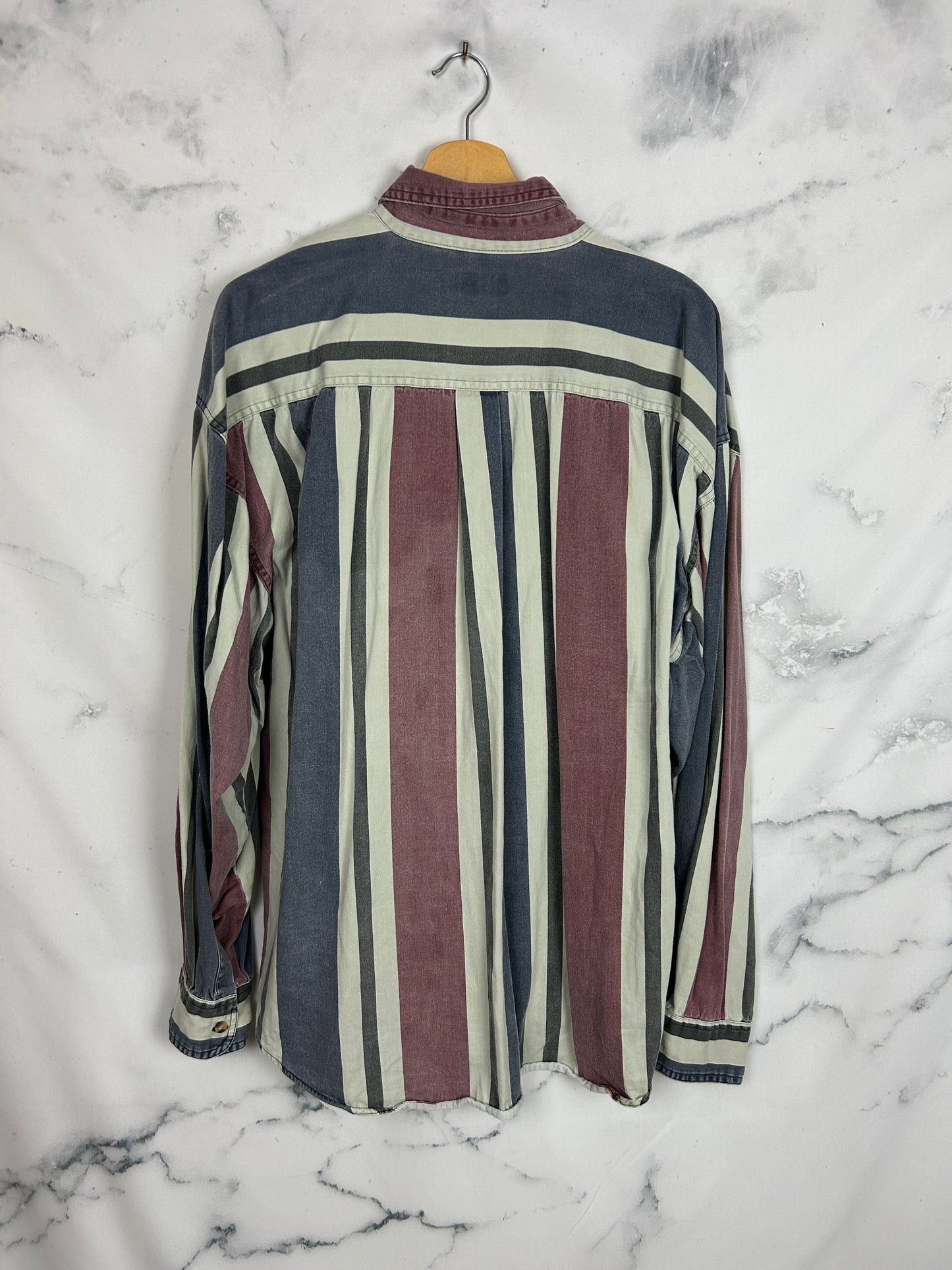 Camisa vintage de rayas verticales