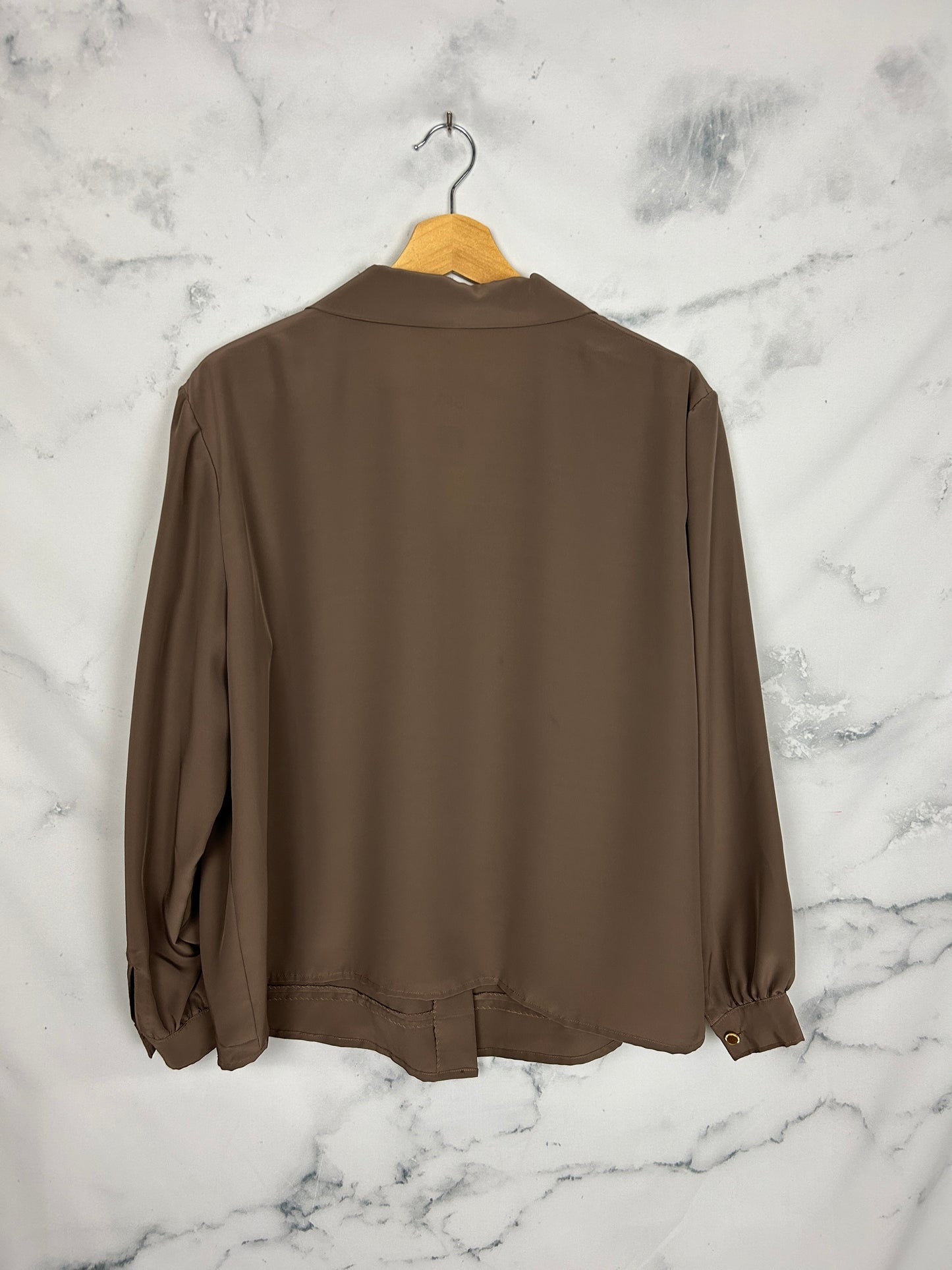 Blusa vintage en color visón