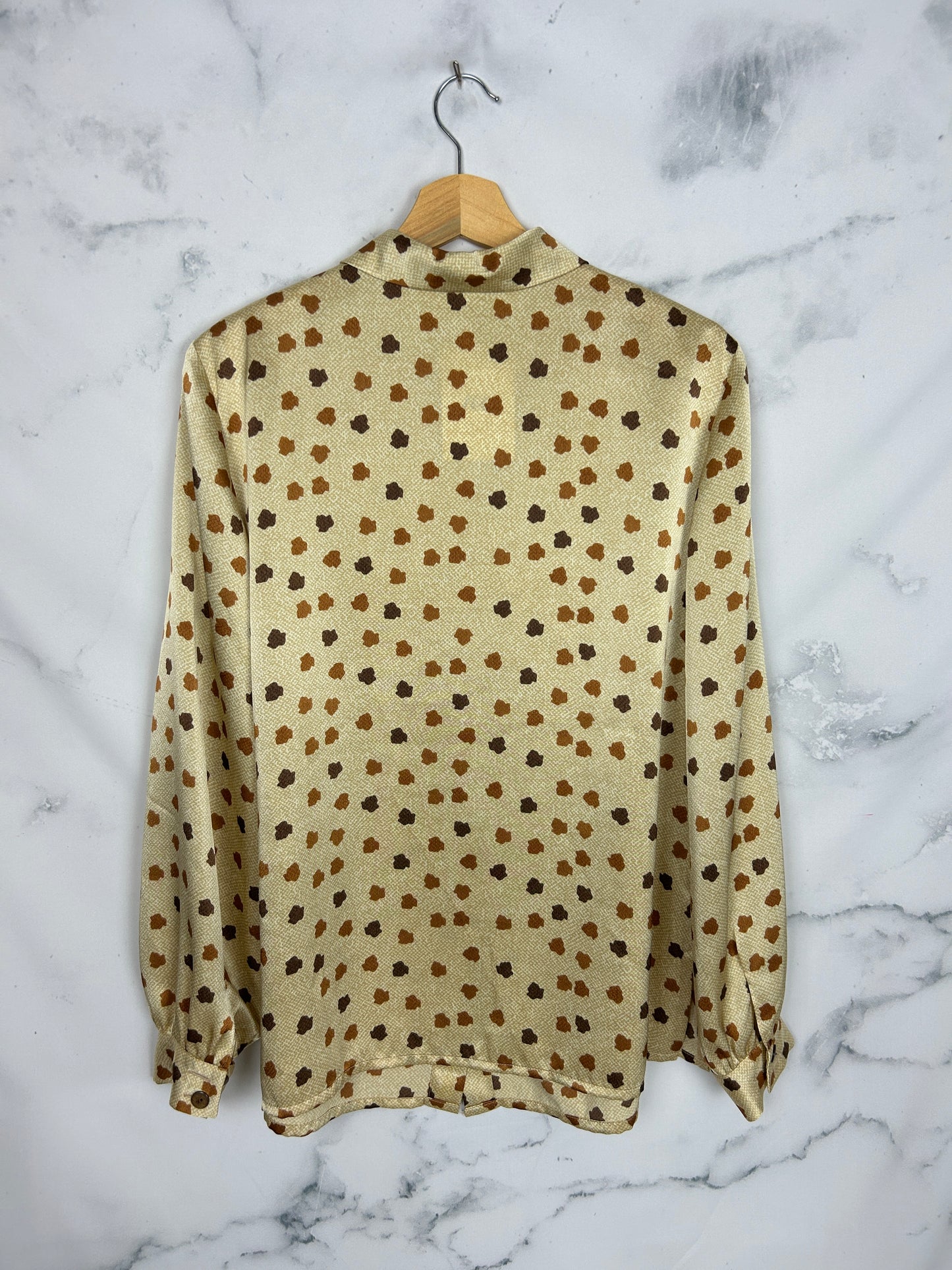 Blusa vintage con estampado setentero