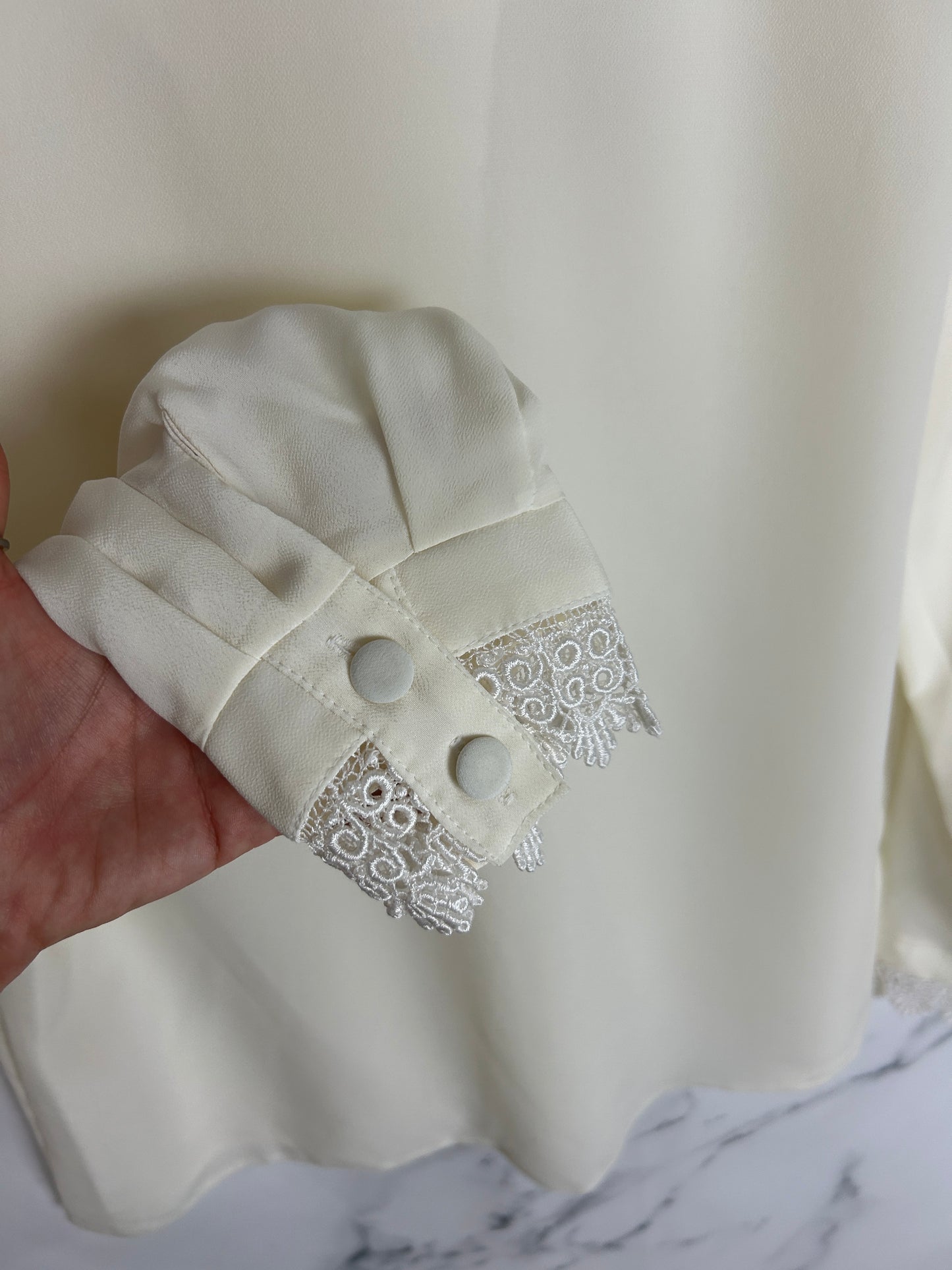 Blusa vintage con preciosos detalles calados