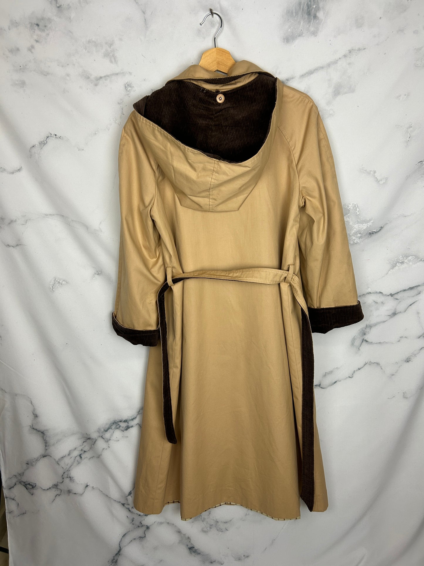 Gabardina vintage impermeable con detalles de pana