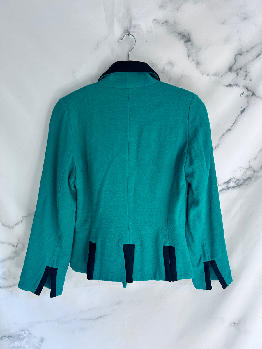 Blazer vintage verde con ribetes en negro