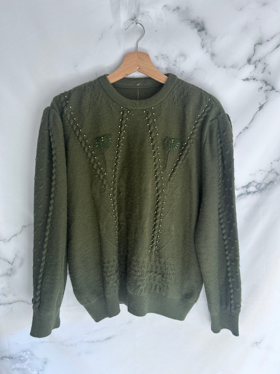 Jersey vintage en verde olivo con detalles de perlas y pedrería