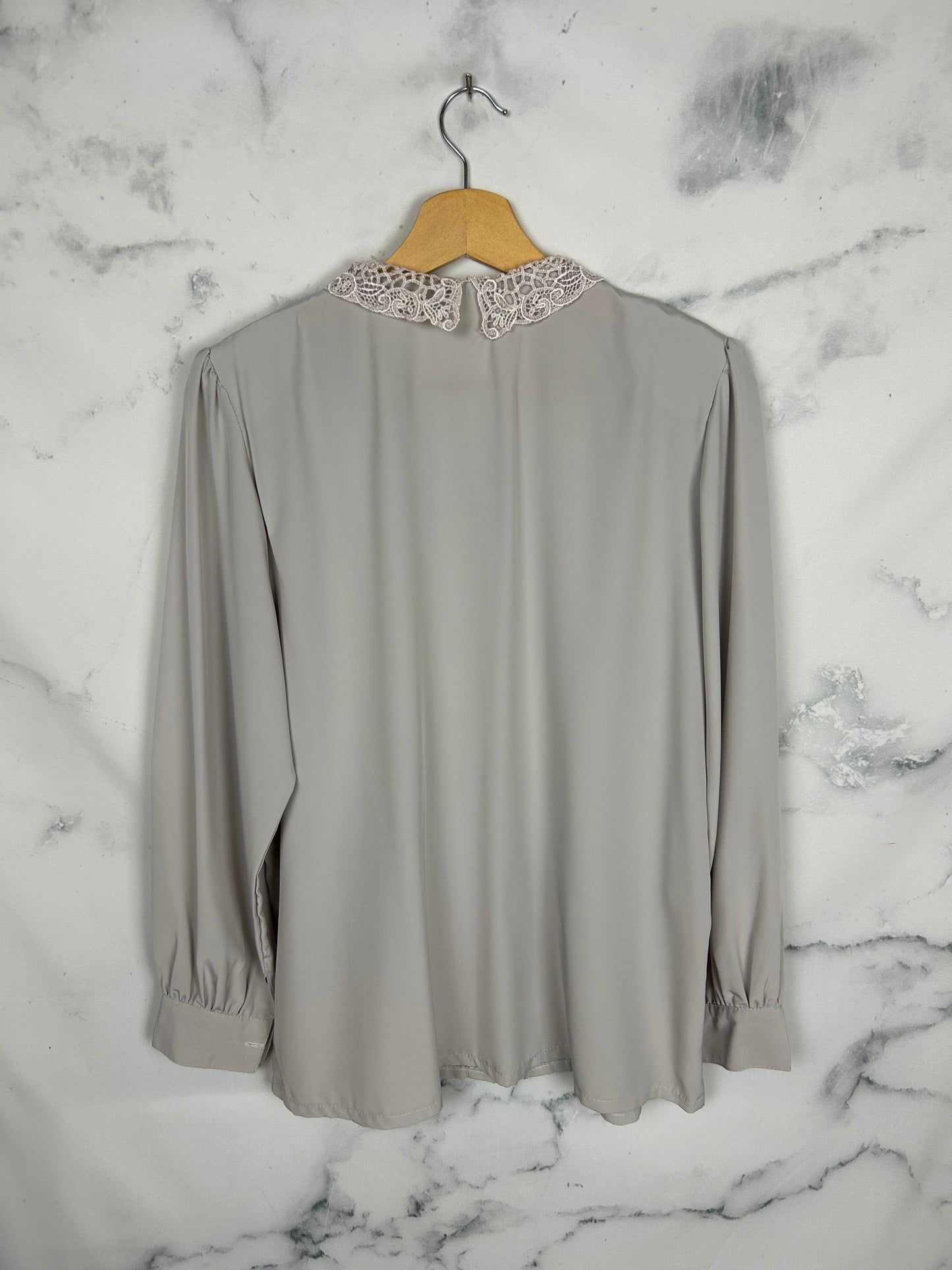 Blusa vintage gris