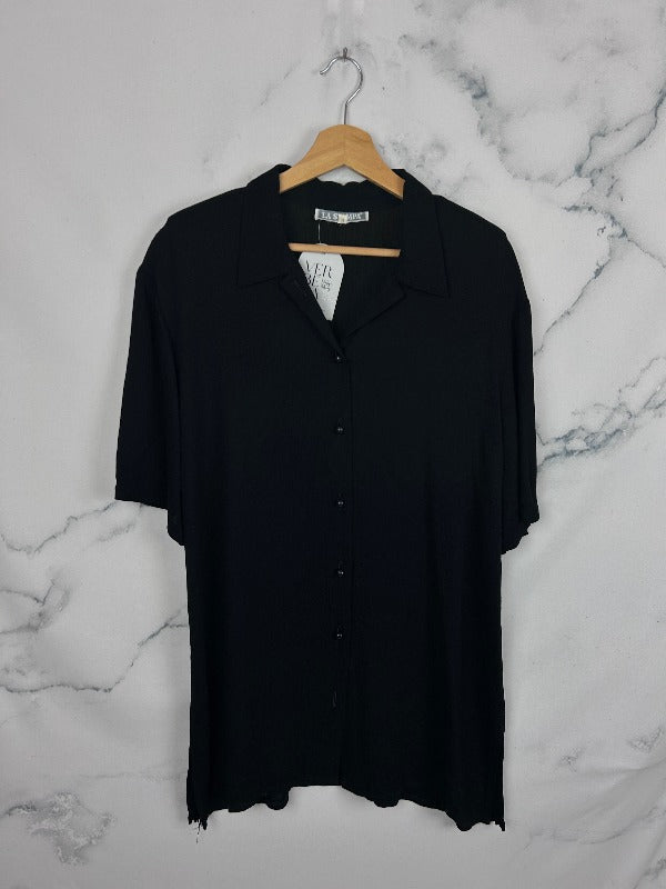 Blusa vintage en negro liso