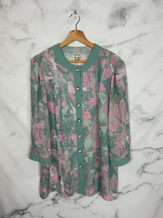 Blusa vintage con botones perlados