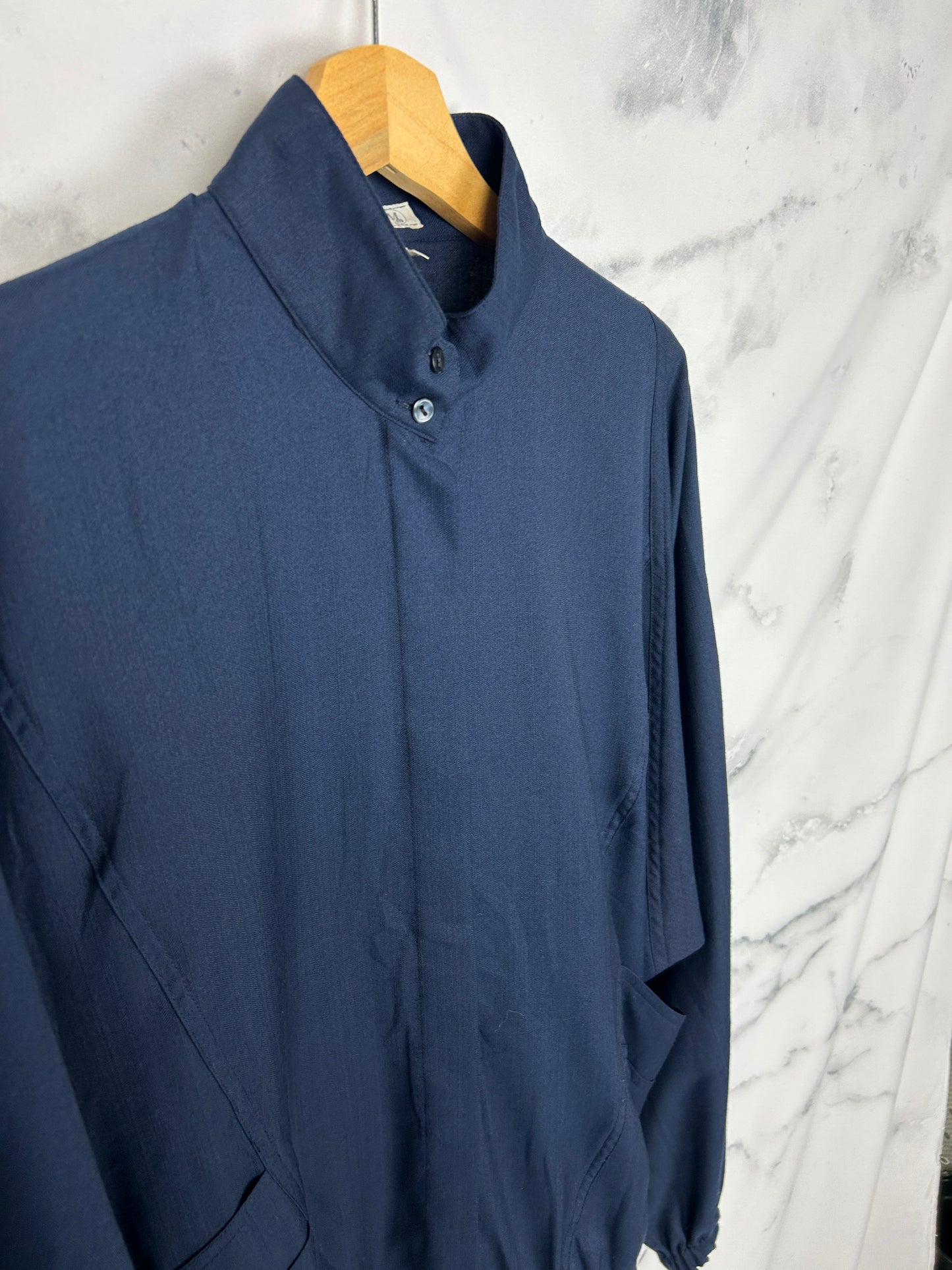 Blusa vintage azul marino con manga de murciélago