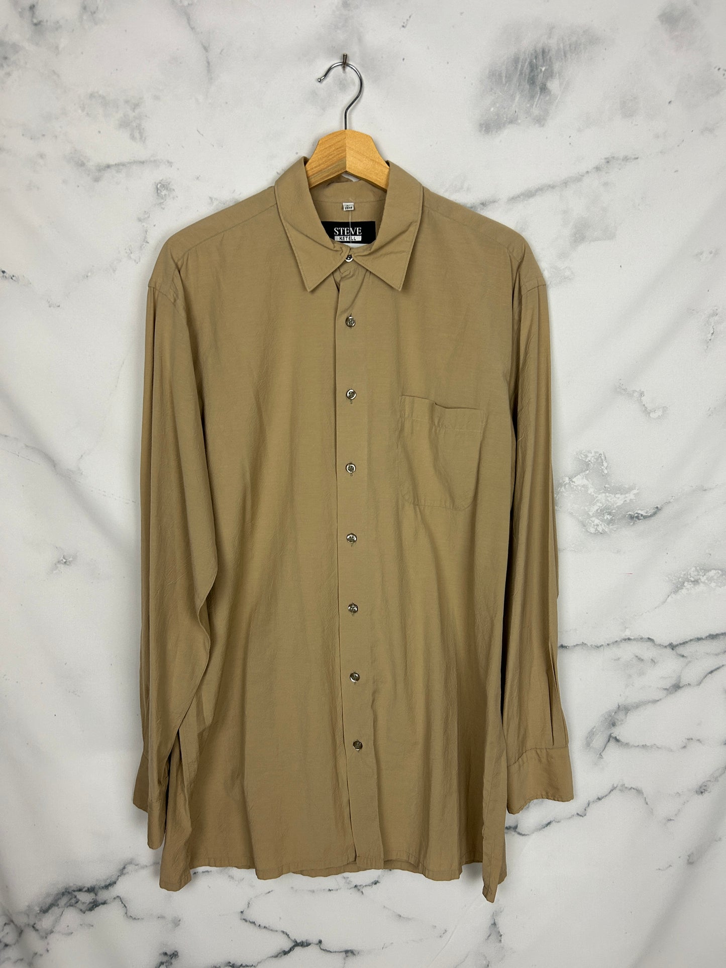 Camisa vintage lisa en color camel