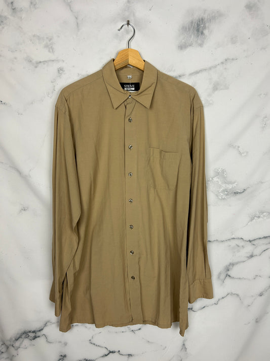 Camisa vintage lisa en color camel