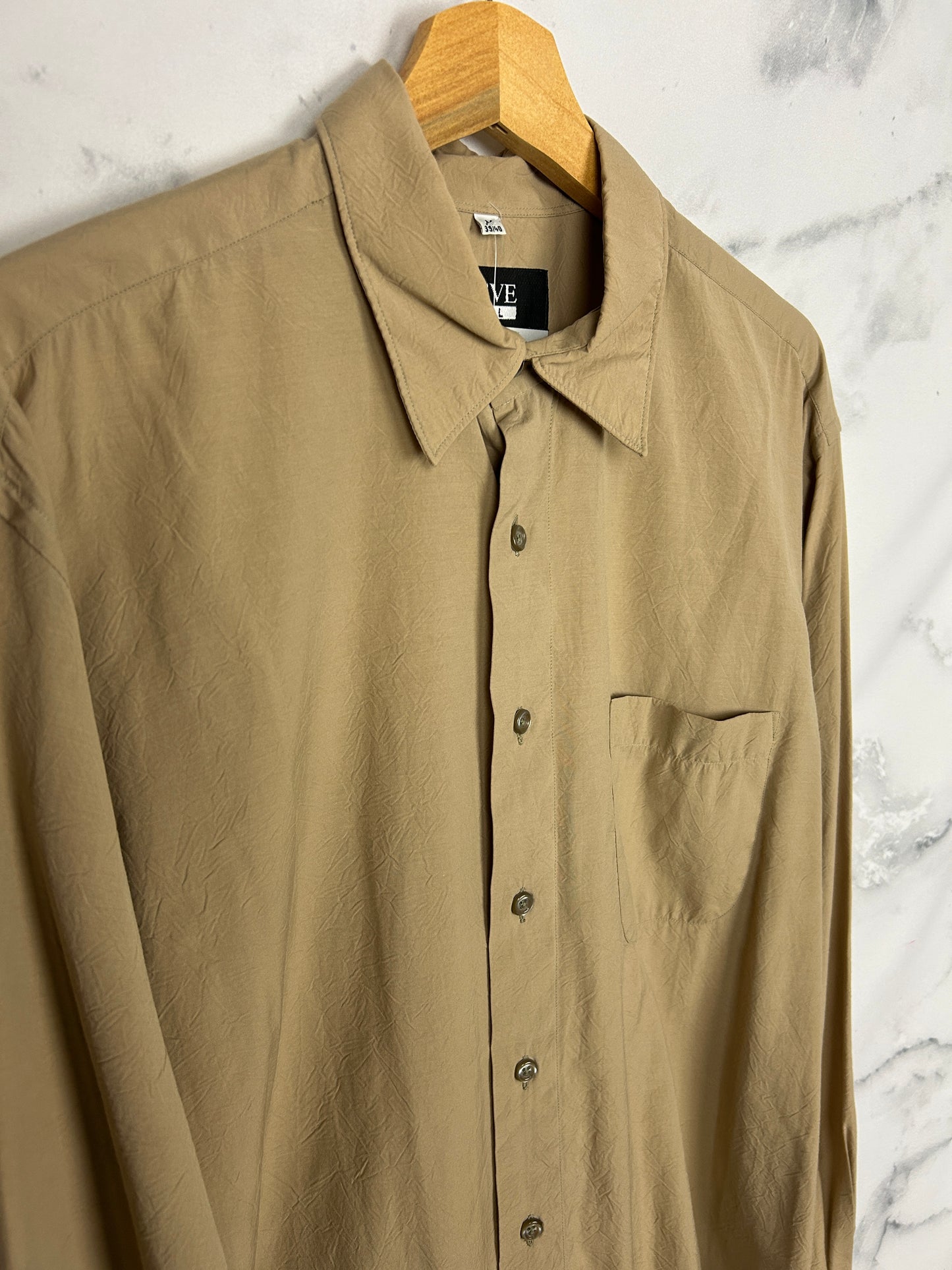 Camisa vintage lisa en color camel