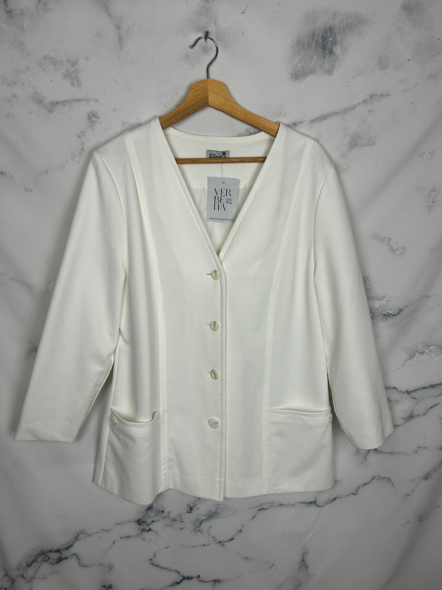 Blazer vintage blanca con corte original
