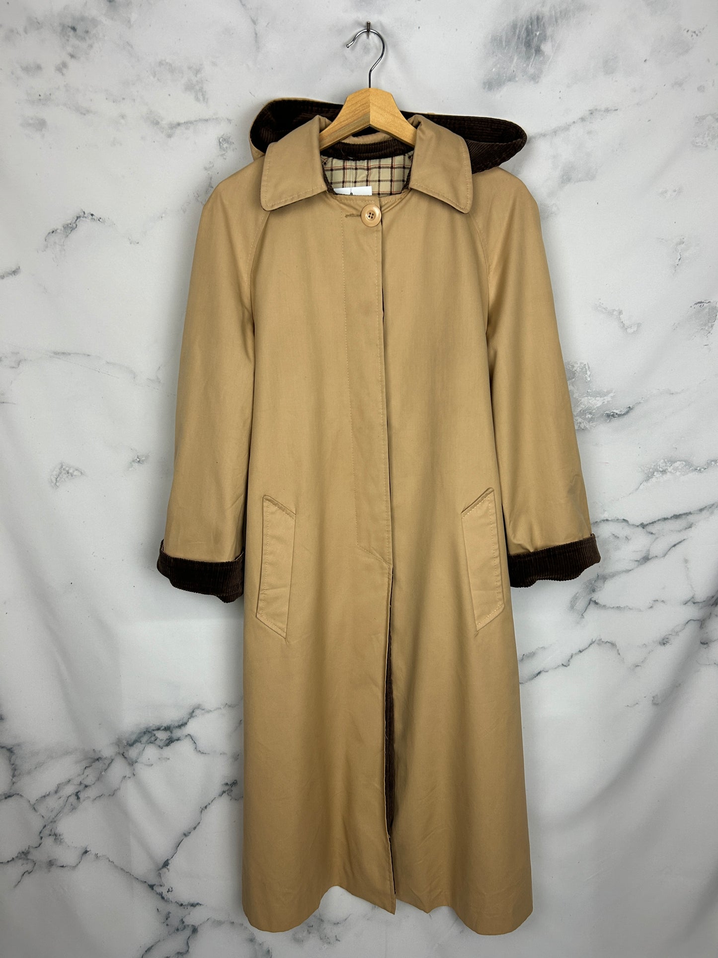 Gabardina vintage impermeable con detalles de pana