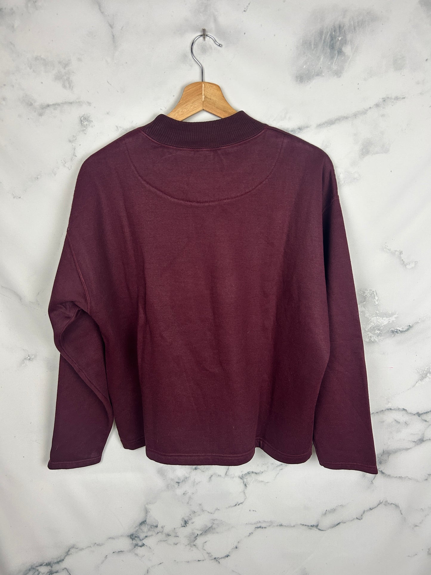 Sudadera vintage burdeos con bordado floral