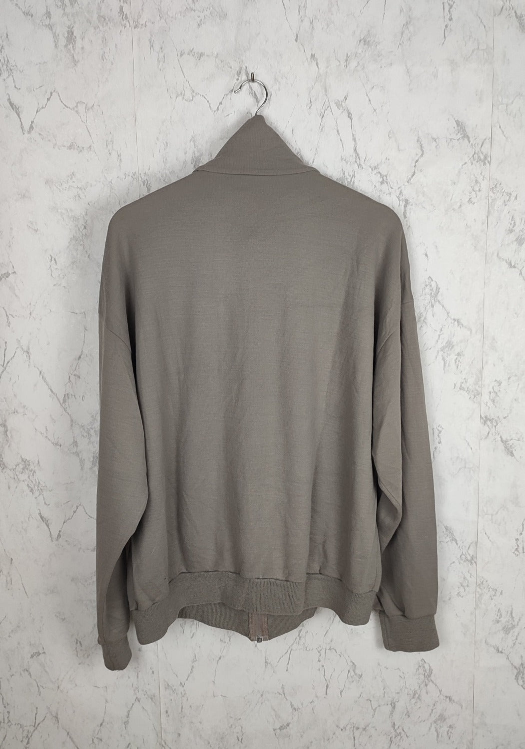 Sudadera vintage gris crema