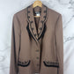 Blazer vintage marrón con detalles negros