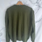 Jersey vintage en verde olivo con detalles de perlas y pedrería